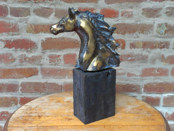 Horse Head Alert Sculpture